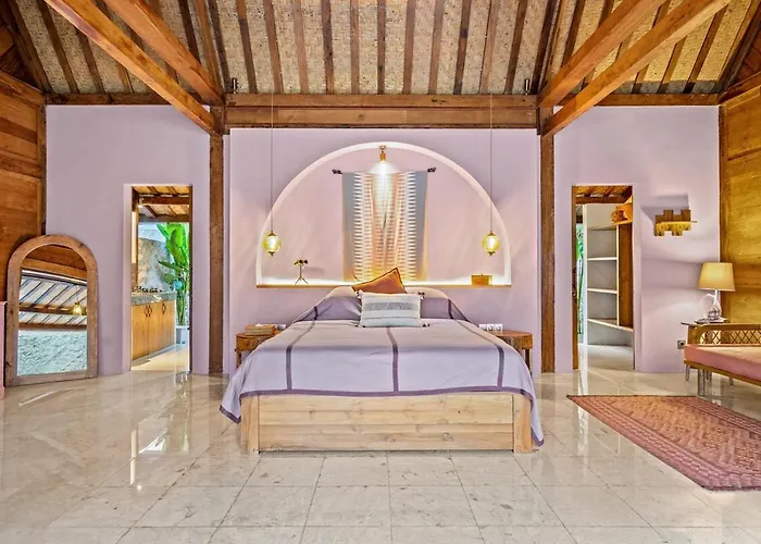 Warna Villas- Rose Honeymoon Stylish Loft Private Pool & Kitchen Uluwatu (Bali)