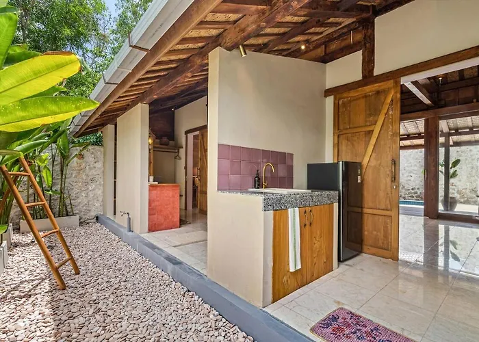 Warna Villas- Rose Honeymoon Stylish Loft Private Pool & Kitchen Villa