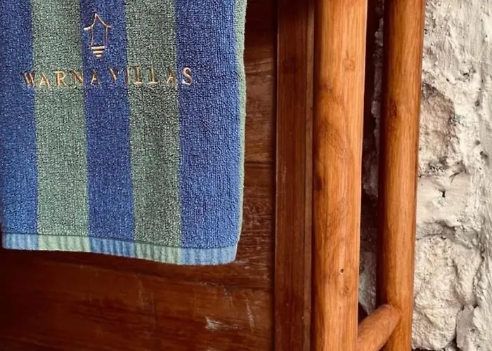 Warna Villas- Rose Honeymoon Stylish Loft Private Pool & Kitchen * Uluwatu (Bali)
