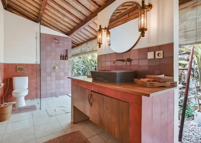 Villa Warna Villas- Rose Honeymoon Stylish Loft Private Pool & Kitchen *