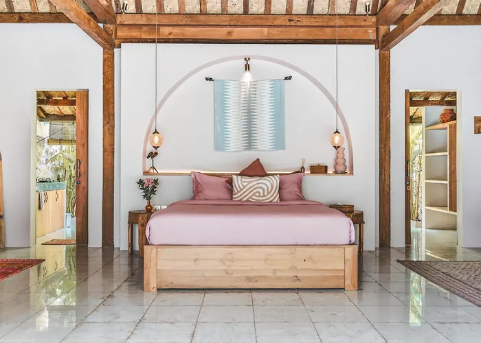 Warna Villas- Rose Honeymoon Stylish Loft Private Pool & Kitchen