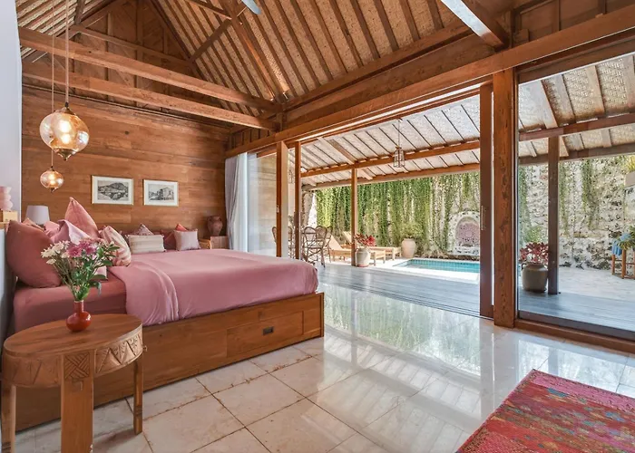 Warna Villas- Rose Honeymoon Stylish Loft Private Pool & Kitchen Uluwatu (Bali)