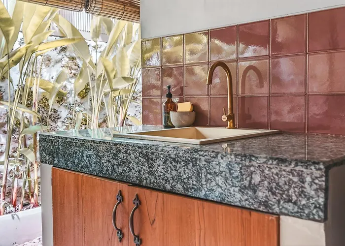 Villa Warna Villas- Rose Honeymoon Stylish Loft Private Pool & Kitchen